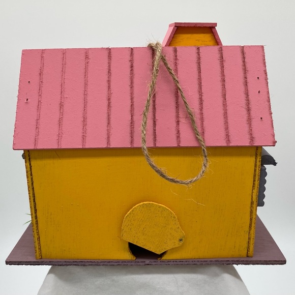 NEW Cupcake Bakery Birdhouse, 10” x 8.5” x 6” - Picture 5 of 7
